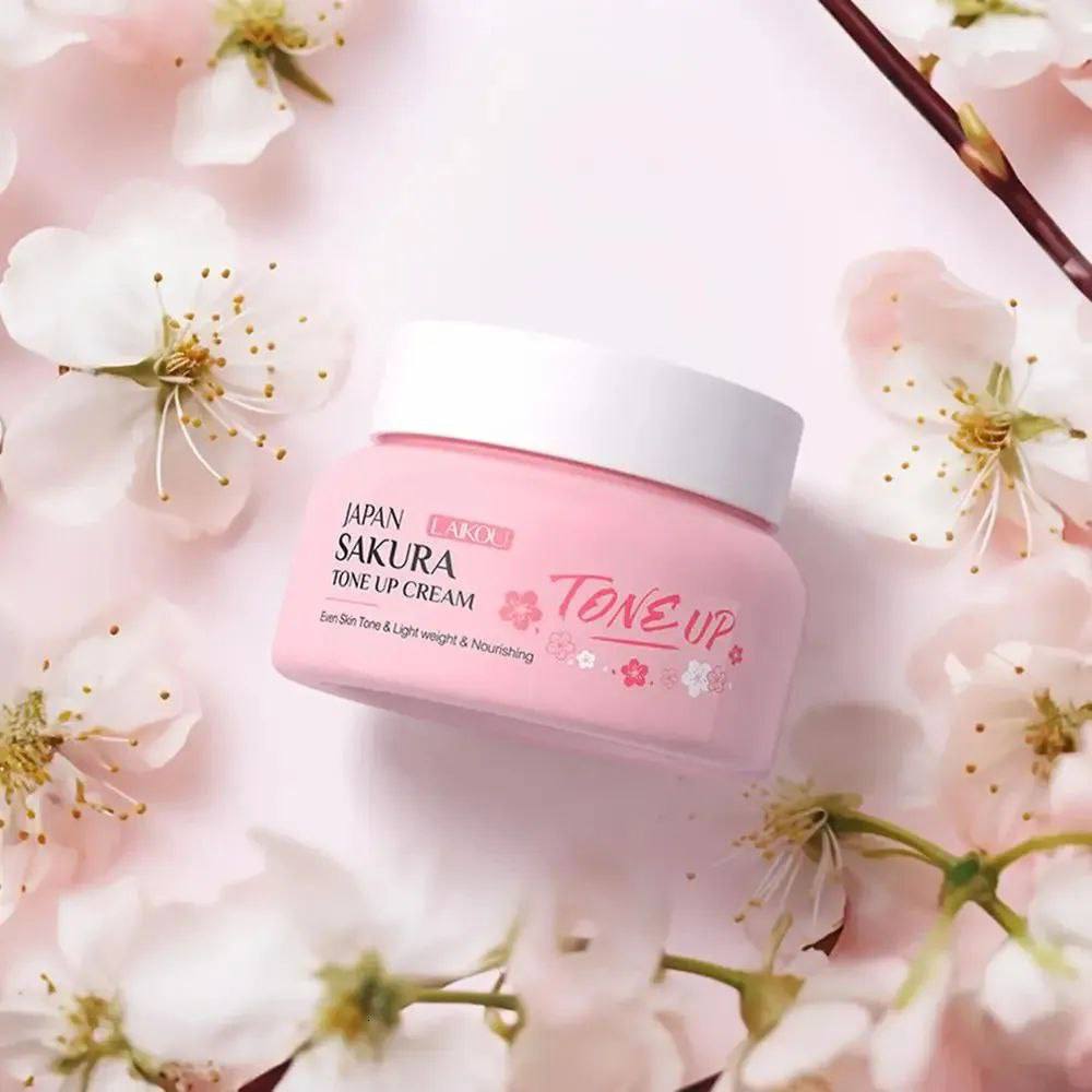 WhatsApp Image 2026-02-11 at 12.39.38 AM Japan sakura tone up cream - الصورة 1